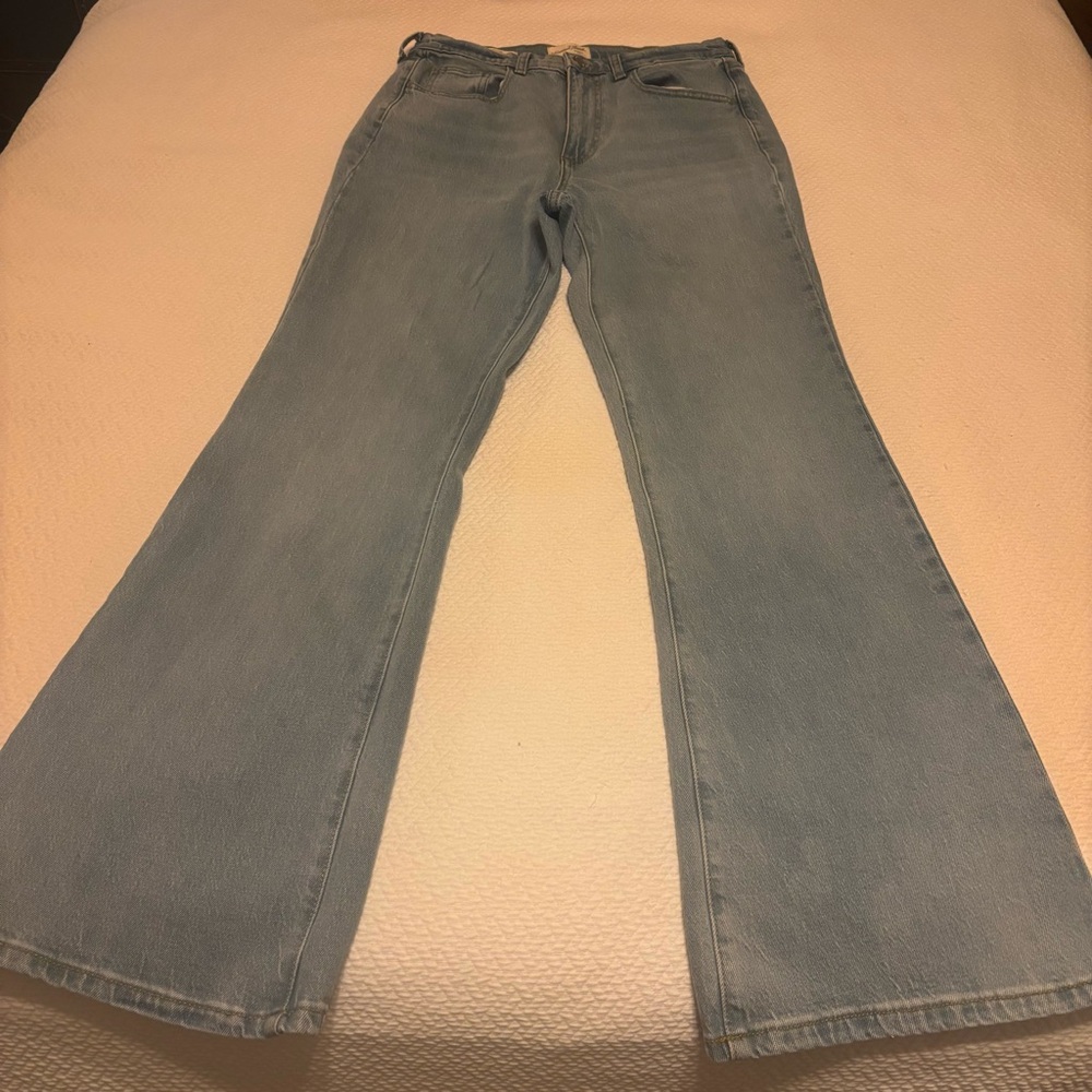 Universal thread Women's Jeans High Rise Flare Size 8R